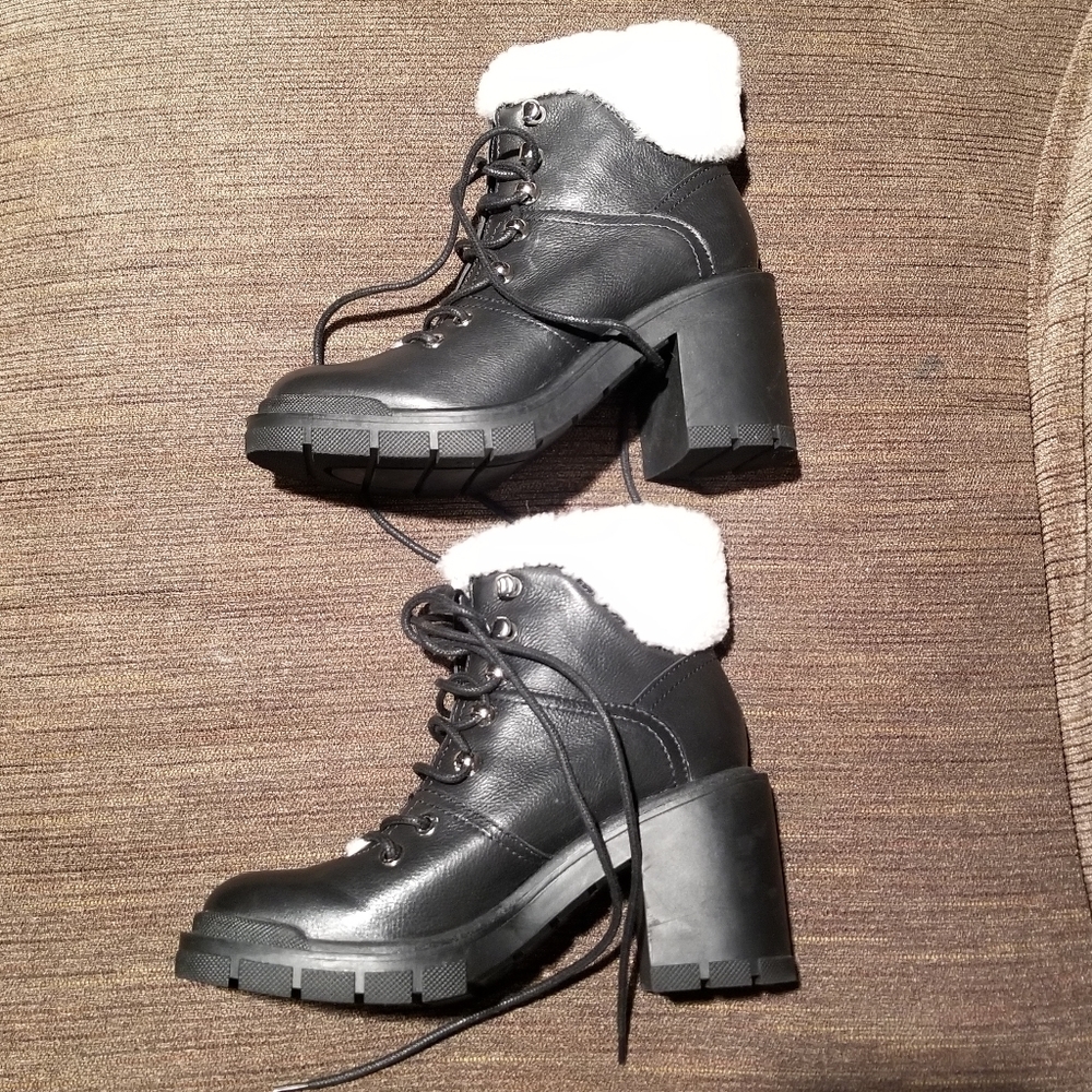 Marc Fisher Sheep fue Bootie Color Black/White  Size 6 1/2 - Picture 3 of 9
